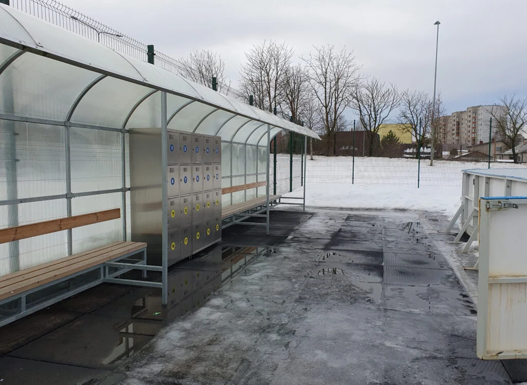 Загадка пустующего катка на улице Раквере: Открываем секрет идеальных коньков для полимерного льда в Нарве - Narva News