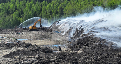 Пожар на полигоне Уикала: тушение продолжается, спасатели борются