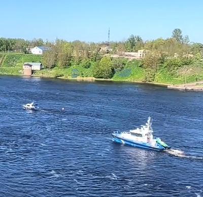 Необычный инцидент на границе: российский катер пересек речной буй в Нарве, вызвав беспокойство среди местных жителей