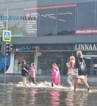 Затопленный Пярну: Как летняя столица Эстонии справляется с последствиями сильного ливня