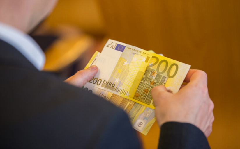 Зарплатное чудо в Эстонии аннулировано: данные искажены из-за технического сбоя