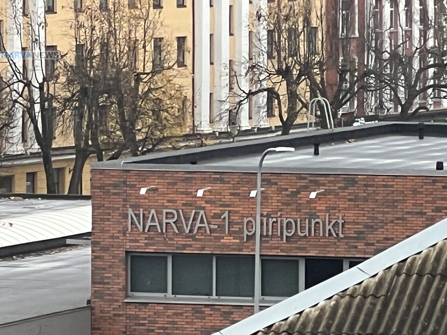 Три попытки провоза санкционных товаров через Нарвскую границу: что обнаружили таможенники и чем всё закончилось