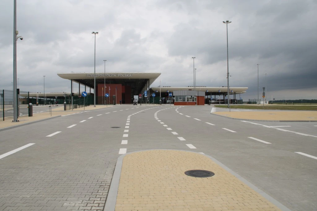 На КПП в Польше остановили движение после обнаружения гранаты у гражданина Эстонии: 