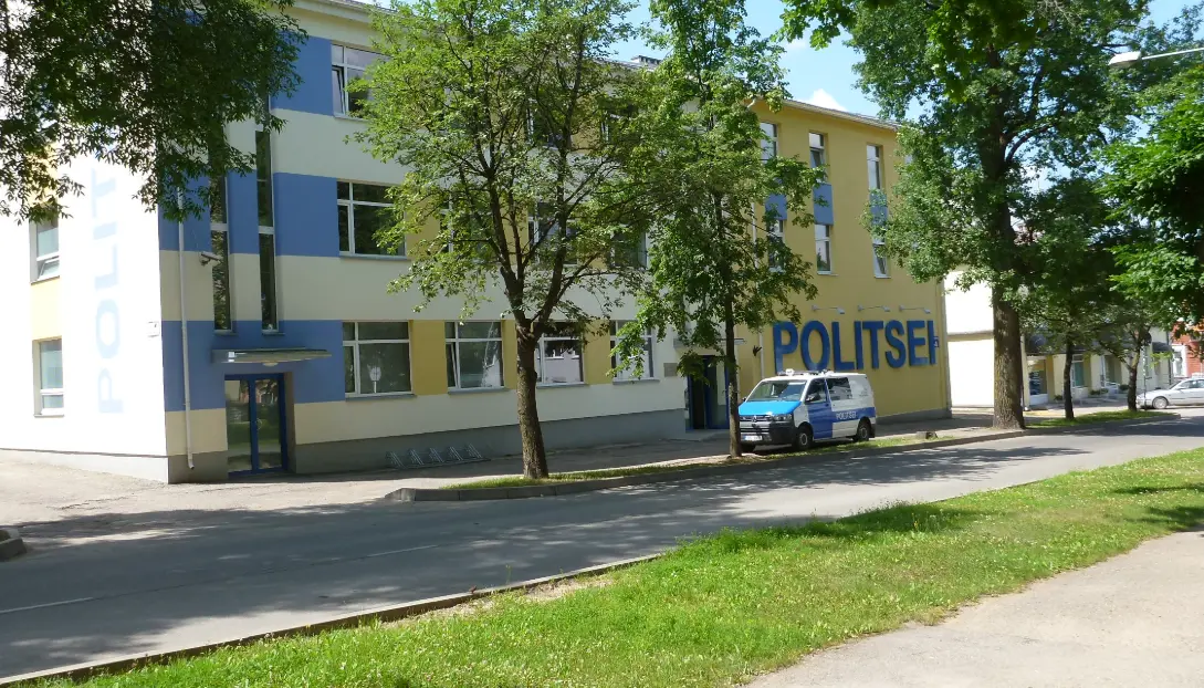 В южной Эстонии трое несовершеннолетних задержаны по делу о гибели мужчины: 