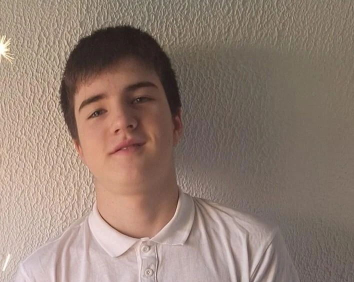 Полиция ищет 13-летнего Максима. Есть данные, что подросток может находиться в Нарве, телефон отключён, полиция заявляет об угрозе его жизни: Пропавший в Кохтла-Ярве Максим.