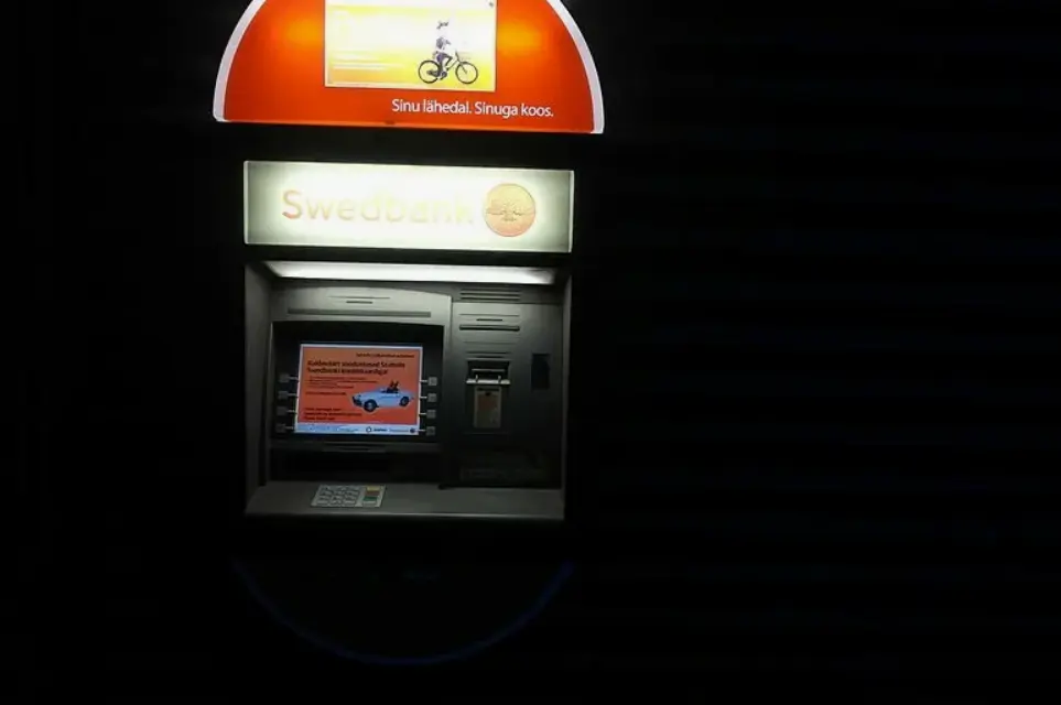 Теперь карту не «съест»: банки обновляют сеть банкоматов: 