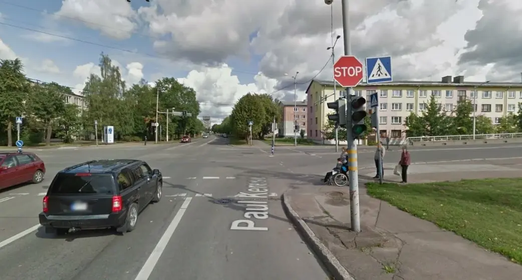 ДТП в Нарве: пассажирка получила травмы при столкновении: 