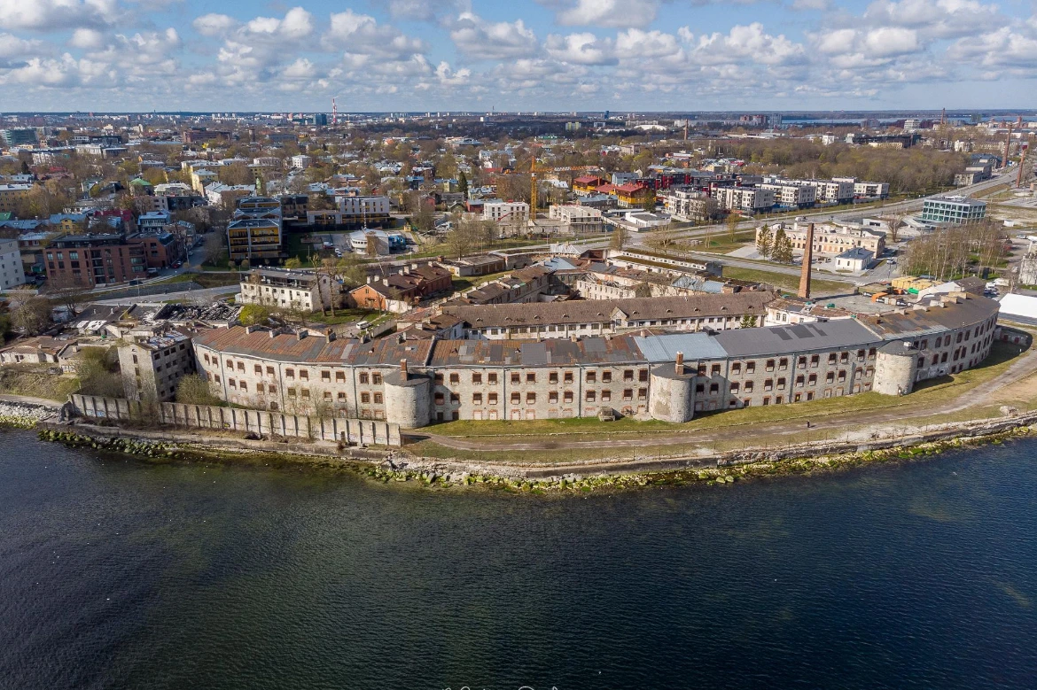 Париж против названия нового музея в Батарейной тюрьме