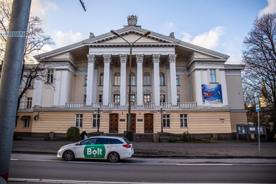 В Эстонии намерены убрать советские символы с фасадов двух зданий