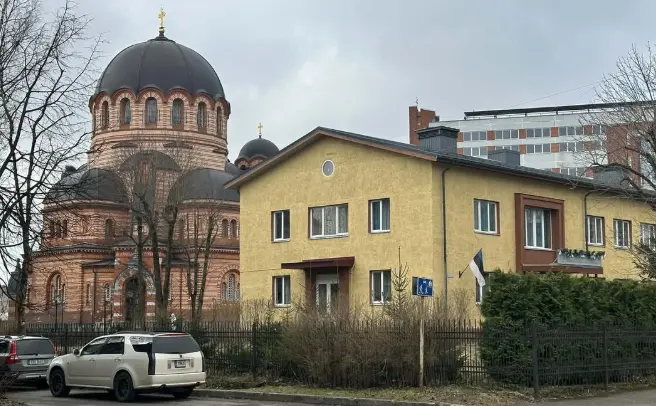 Владелец Нарвской православной гимназии требует приостановки предписания