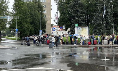 Долгое ожидание в Нарве: Путешественники сталкиваются с увеличившимися