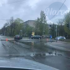 Дорожно-транспортное происшествие в Нарве: Пешеход пострадал от столкновения с автомобилем