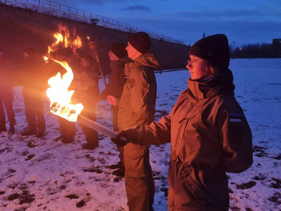 Огни Юрьевой ночи 2024: церемония зажжения огней в Нарвском замке"