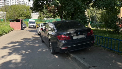 Запрет на остановку автомобилей на тротуарах: Эстония вводит новые правила для обеспечения безопасности на дорогах