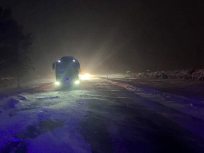 Крупный снегопад и метель парализовали движение на дорогах Эстонии