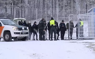 Кризис на границе России и Финляндии: 300 человек застряли на пункте пропуска 'Салла'