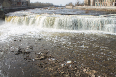 Ожившие водопады: впечатляющее явление в Ивангороде и Нарве